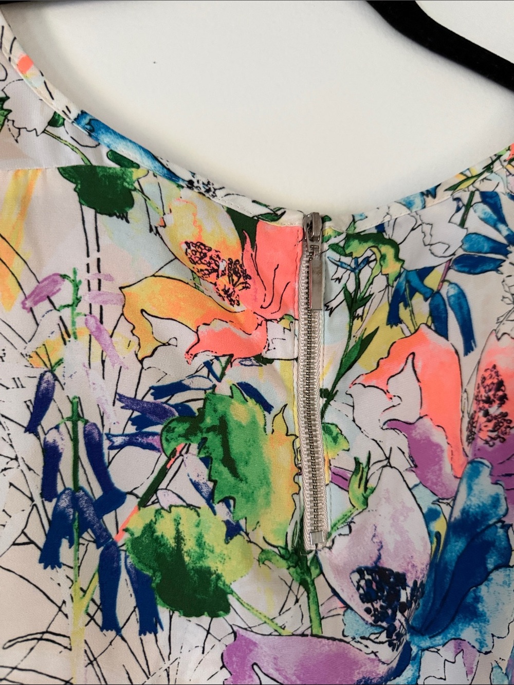 Express Multicolor Floral Short Sleeve Blouse - Picture 4 of 4